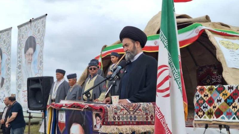 آیت الله عاملی: عشایر نقش فاخری در تولیدات و فرهنگ کشور دارند
